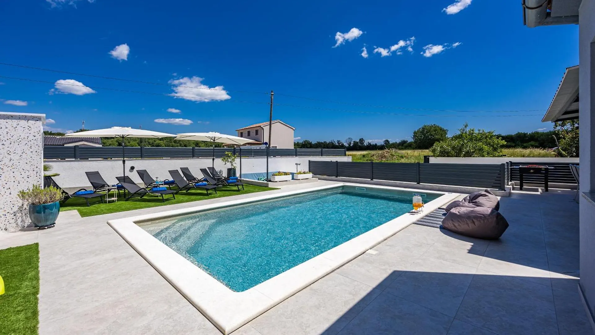 Villa Loborika 2382
