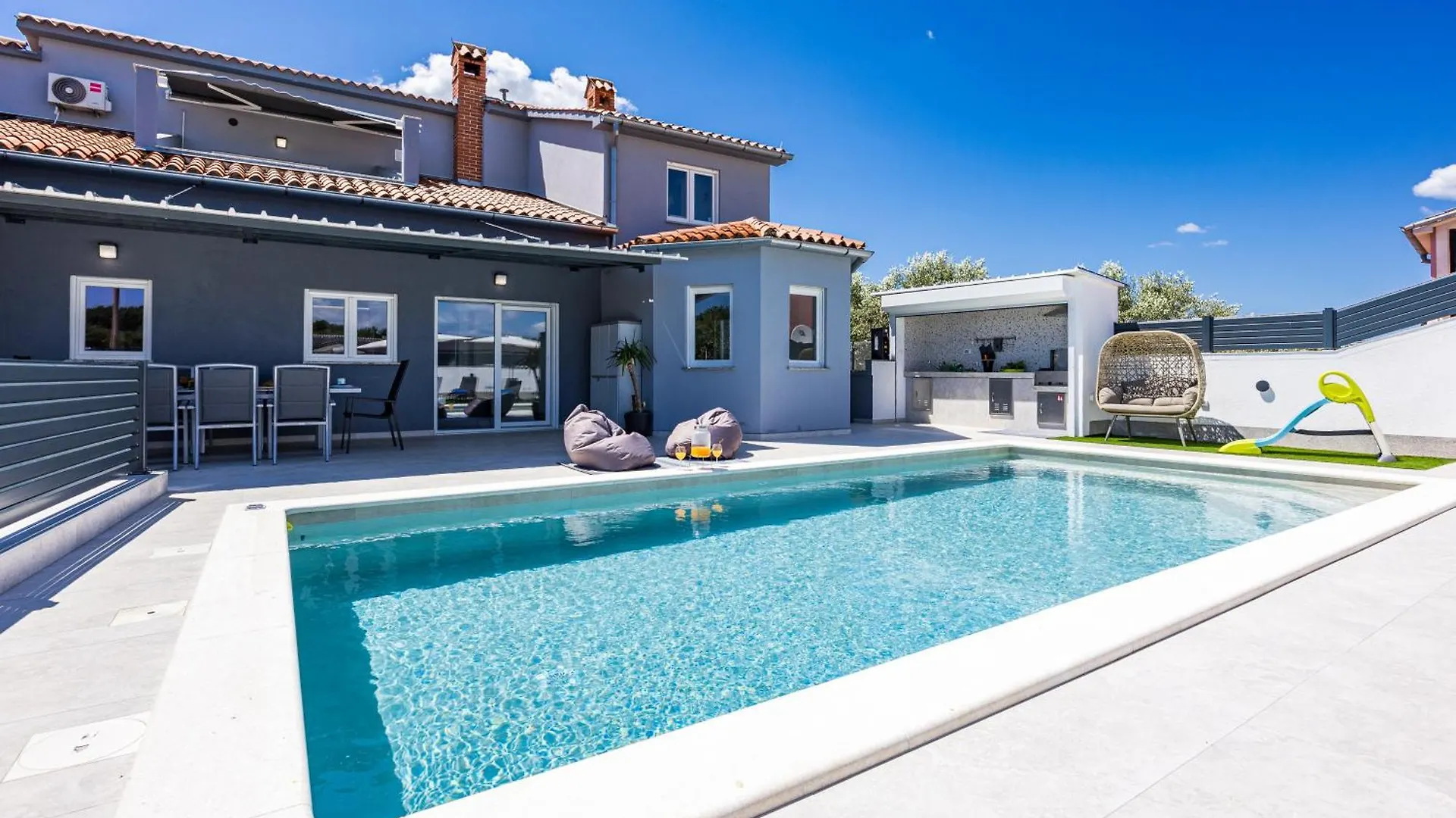 Villa Loborika 2382
